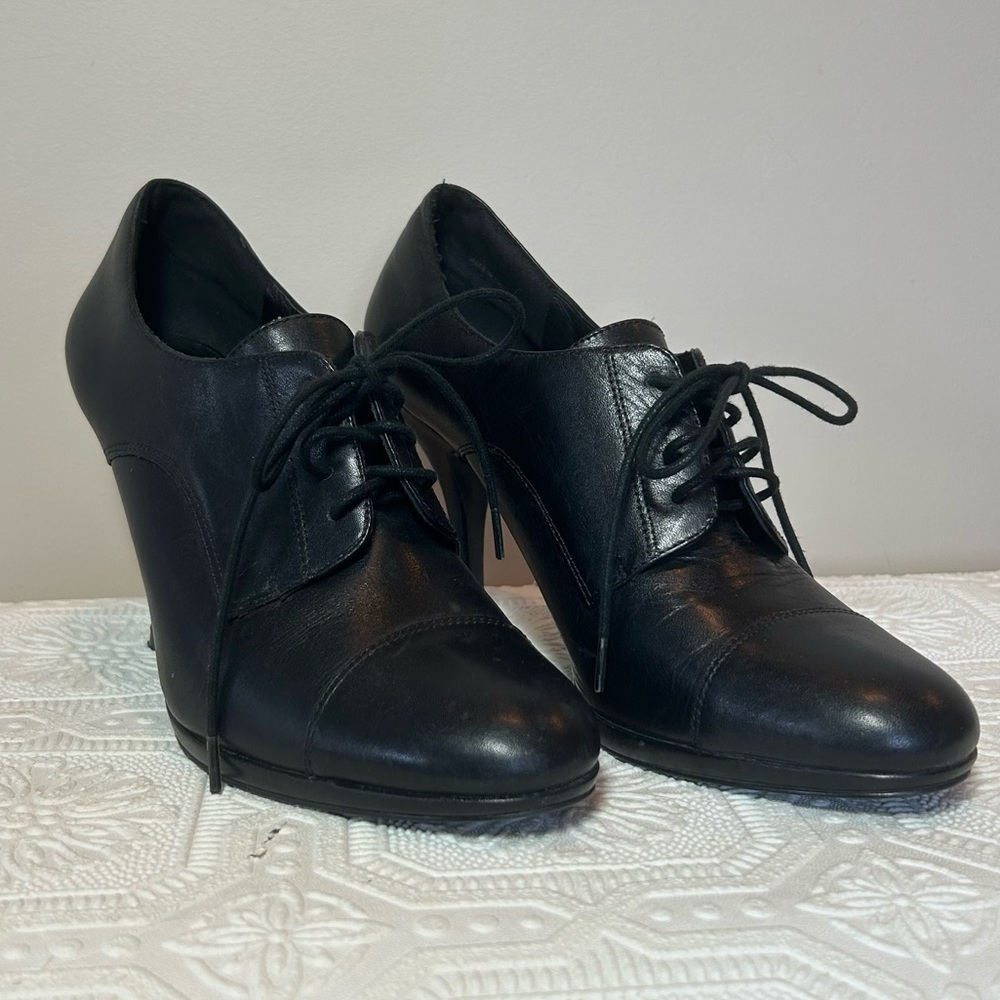 Pegabo Black Leather High Heel Shooties Sz 8.5 EUC - Picture 2 of 12
